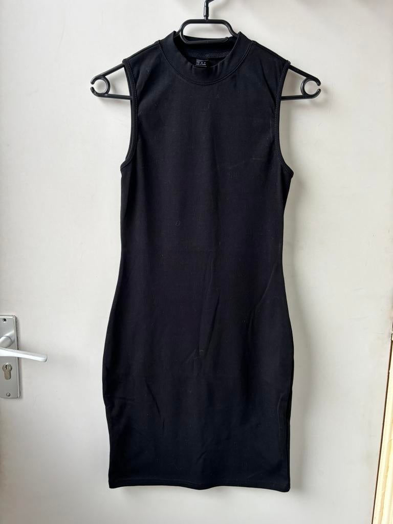 Zwarte midi jurk Shein maat S, Kleding | Dames, Jurken, Zwart, Ophalen of Verzenden, Zo goed als nieuw, Maat 36 (S)
