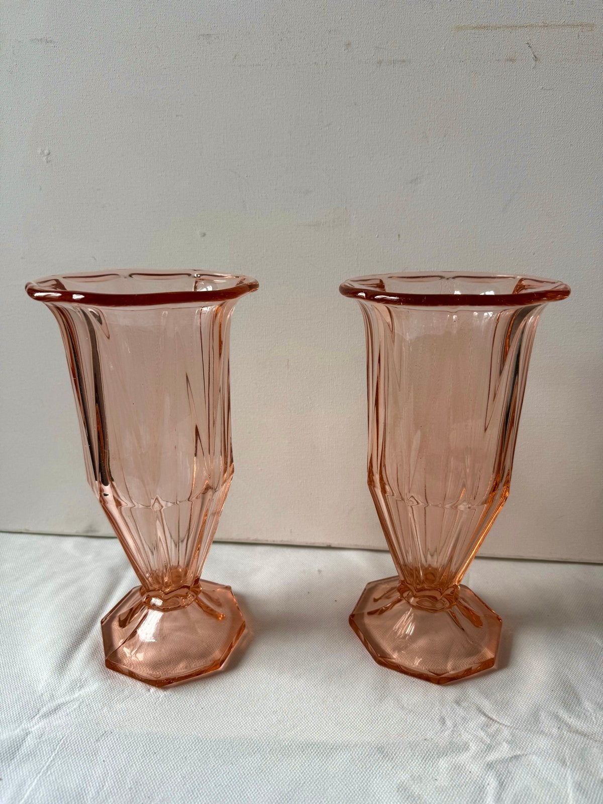 Twee Art Deco Vazen Jaren '30 - Roze Glas, Ophalen of Verzenden