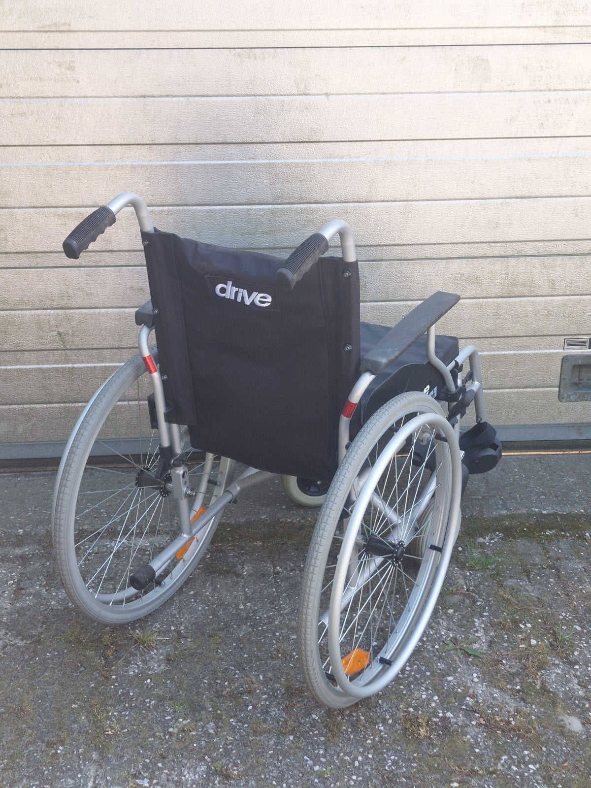 zo goed als nieuwe rolstoel inklapbaar, Diversen, Rolstoelen, Ophalen of Verzenden, Inklapbaar, Zo goed als nieuw, Duwrolstoel