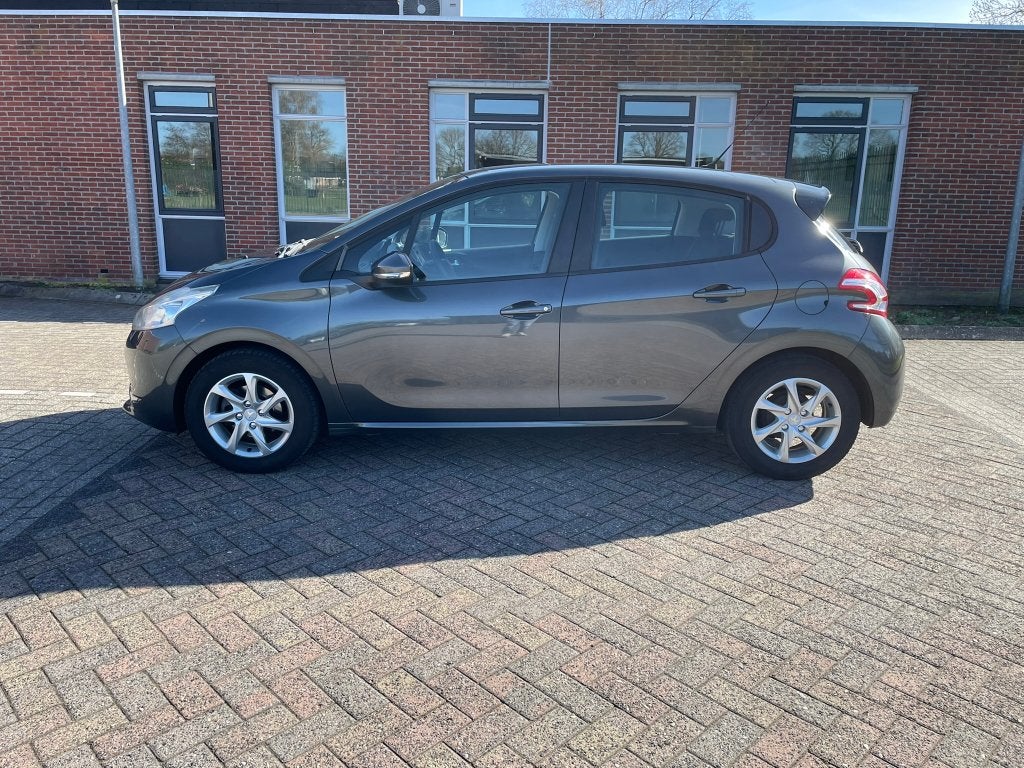 Peugeot 208 Envy 1.2 Vti -Nieuwe katalysator -Climate contr., Voorwielaandrijving, Euro 5, Stof, 1199 cc