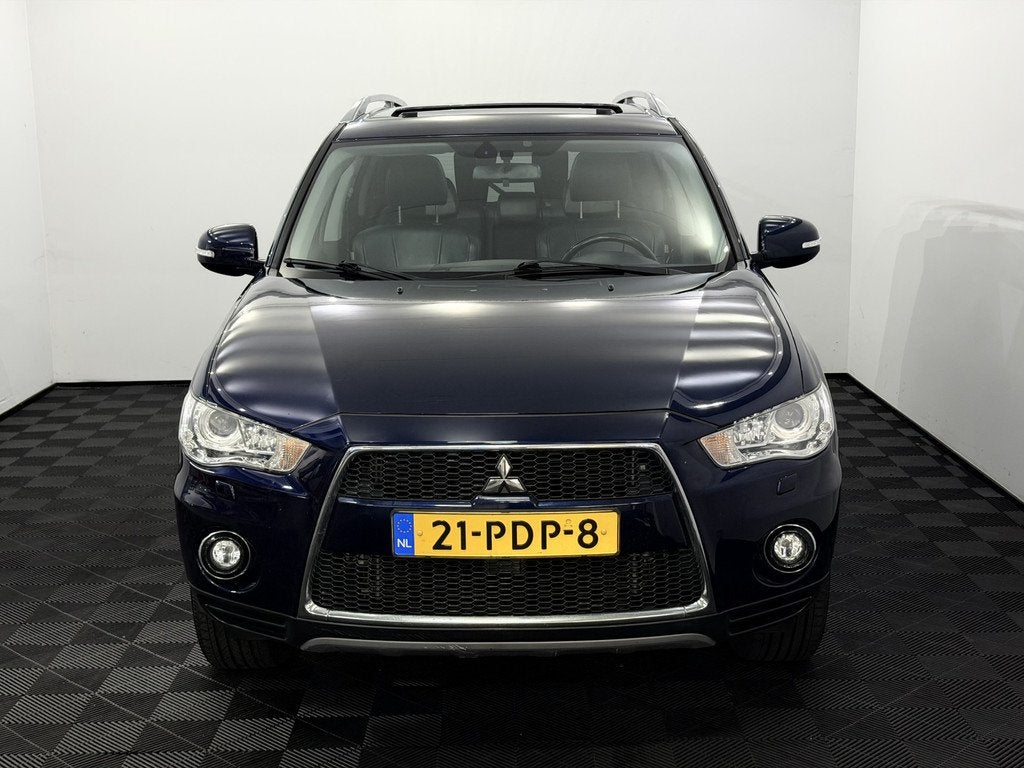 Mitsubishi Outlander 2.4 Instyle 7P Schuifdak, Leder, Navi,, Auto's, Mitsubishi, Automaat, 4 cilinders, Blauw, 7 stoelen