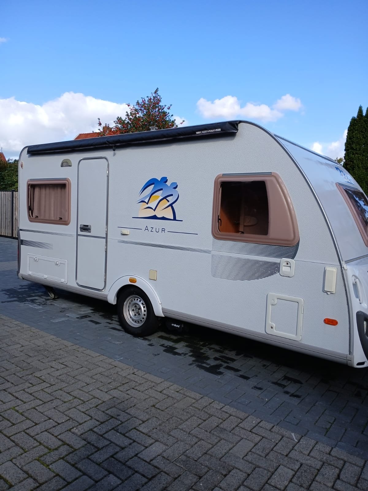 Knaus Azur 450 - Compacte en complete caravan, Caravans en Kamperen, Caravans, Vast bed, Rondzit, Particulier, 5 tot 6 meter