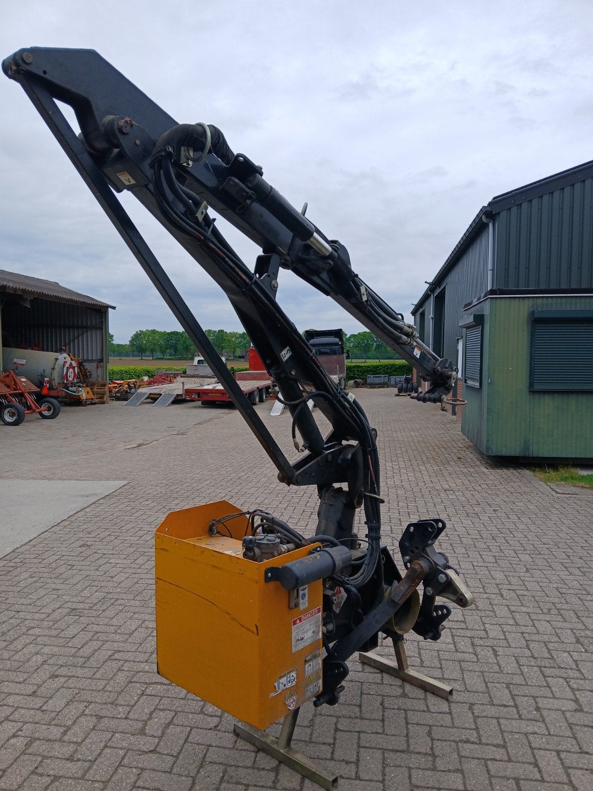 Mcconnel  pa 4330 maaiarm armklepelmaaier, Ophalen