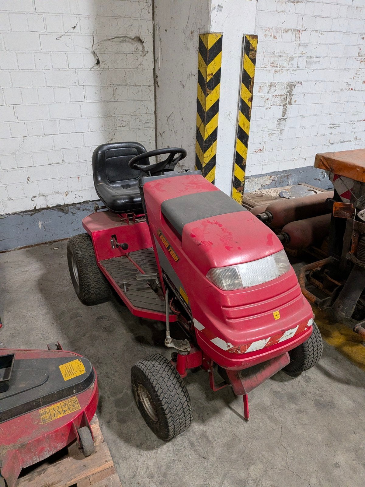 Echo Trak A-18 Hydrostatic Zitmaaier Briggs & Stratton 18HP, Cirkelmaaier, Gebruikt, Briggs & Stratton, Echo Trak