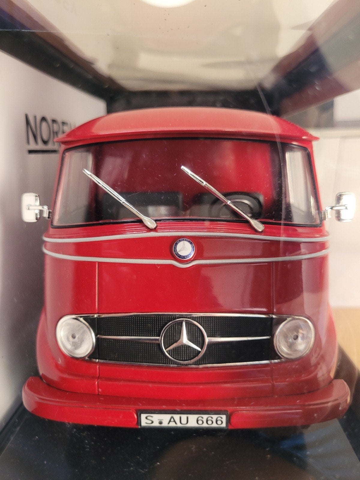 Mercedes-Benz service auto van Porsche., Ophalen of Verzenden, Zo goed als nieuw, Norev
