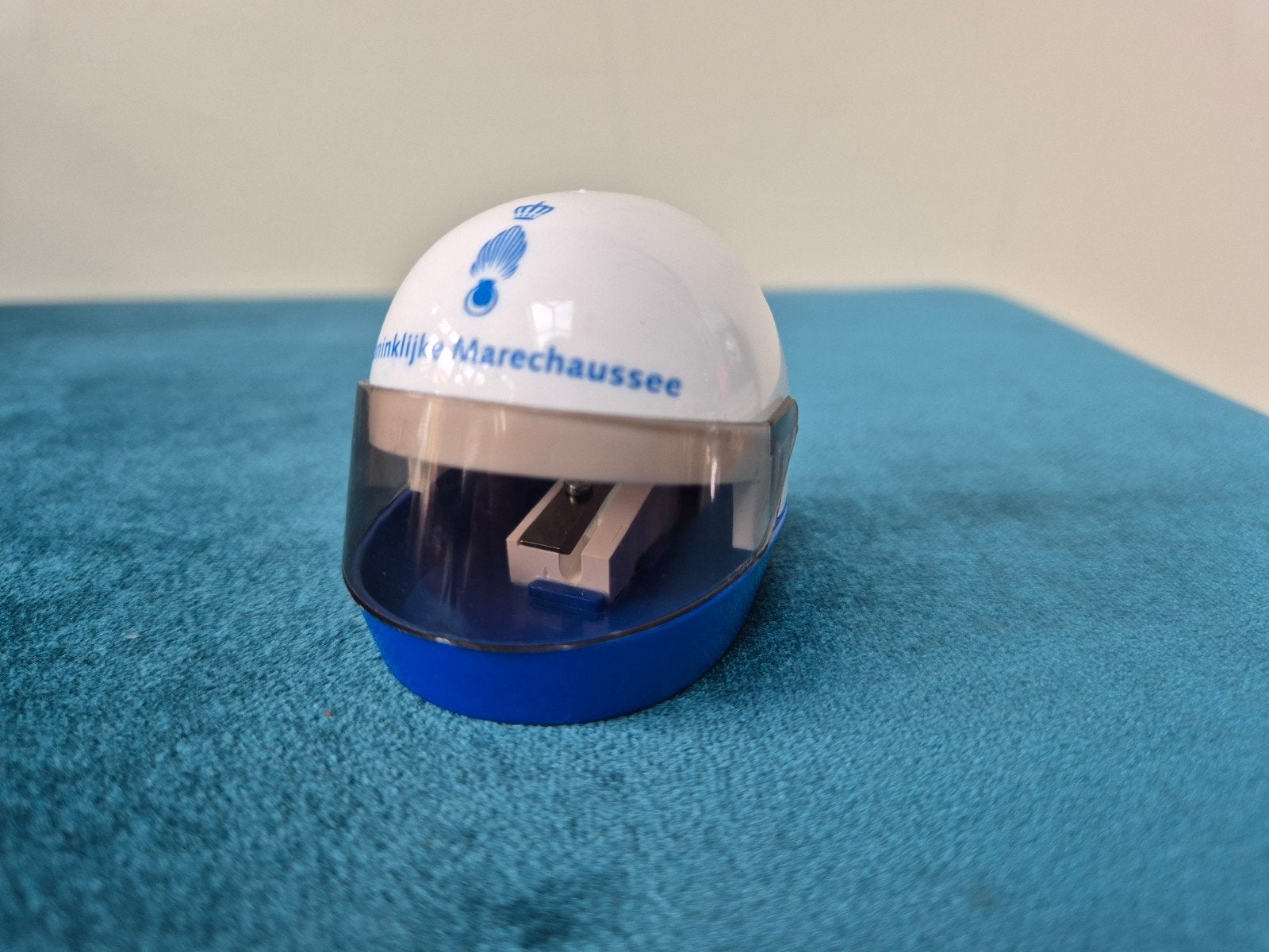 KMAR Koninklijke Marechaussee puntenslijper helm, Ophalen of Verzenden, Marechaussee, Nederland, Helm of Baret