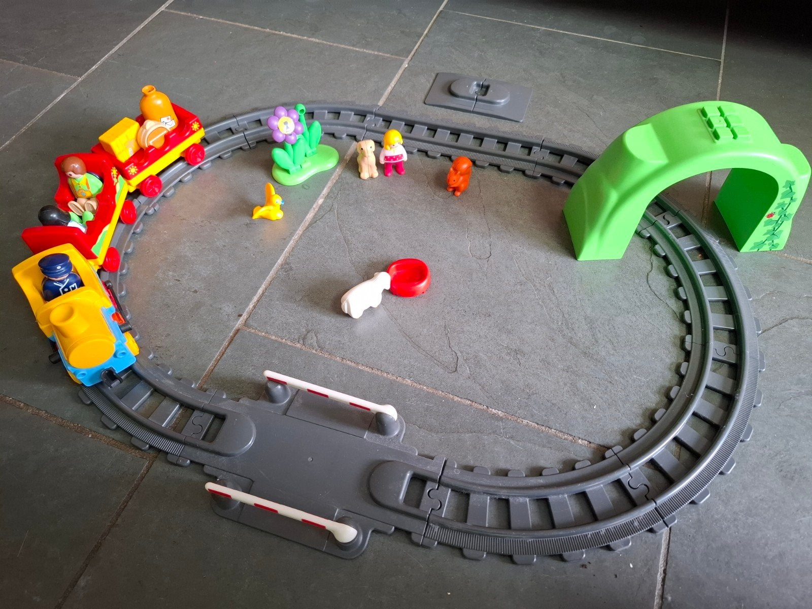 Playmobil 1.2.3 trein met rails, figuren en accessoires, Ophalen of Verzenden, Gebruikt, Duplo