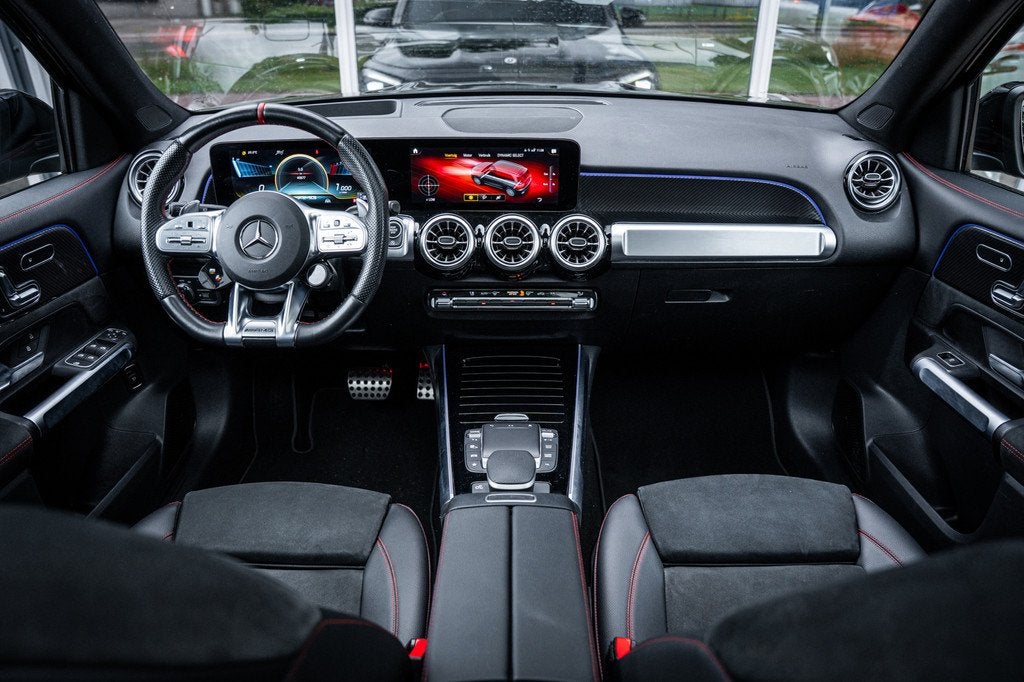 Mercedes-Benz GLB AMG 35 4MATIC|Pano|LED|Elec trekh|HUD|Burm, Auto's, Mercedes-Benz, Automaat, 4 cilinders, 1655 kg, Zwart