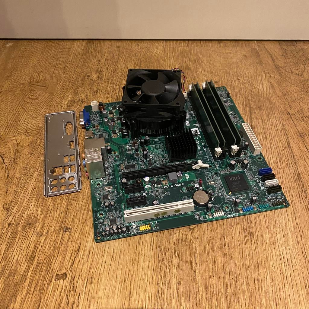 Dell G43T-DM1 met intel Processor, Computers en Software, Moederborden, Ophalen of Verzenden, Gebruikt, Intel, DDR3