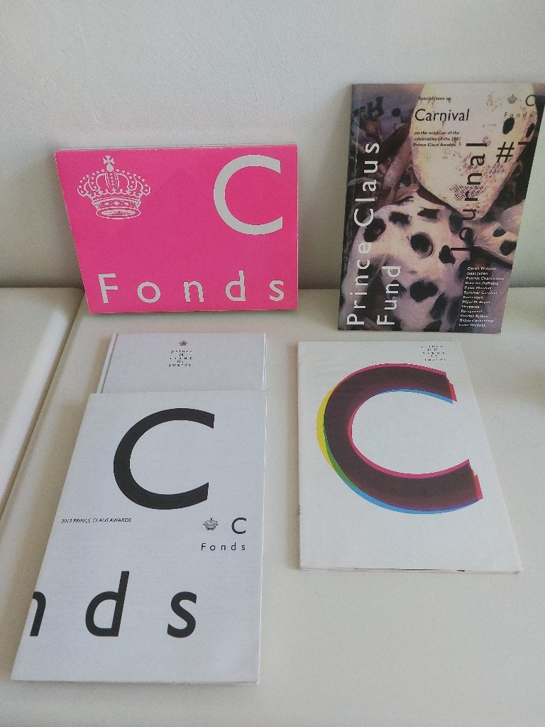 publicaties van het Prins Claus Fonds jaarboek Awards, Ophalen, Zo goed als nieuw, Tijdschrift of Boek