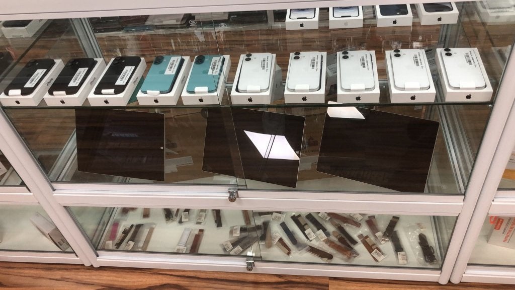 iphone 16 plus  / iphone 17   / iphone 15 / iphone 15 pro, Ophalen of Verzenden, Zo goed als nieuw, Overige typen