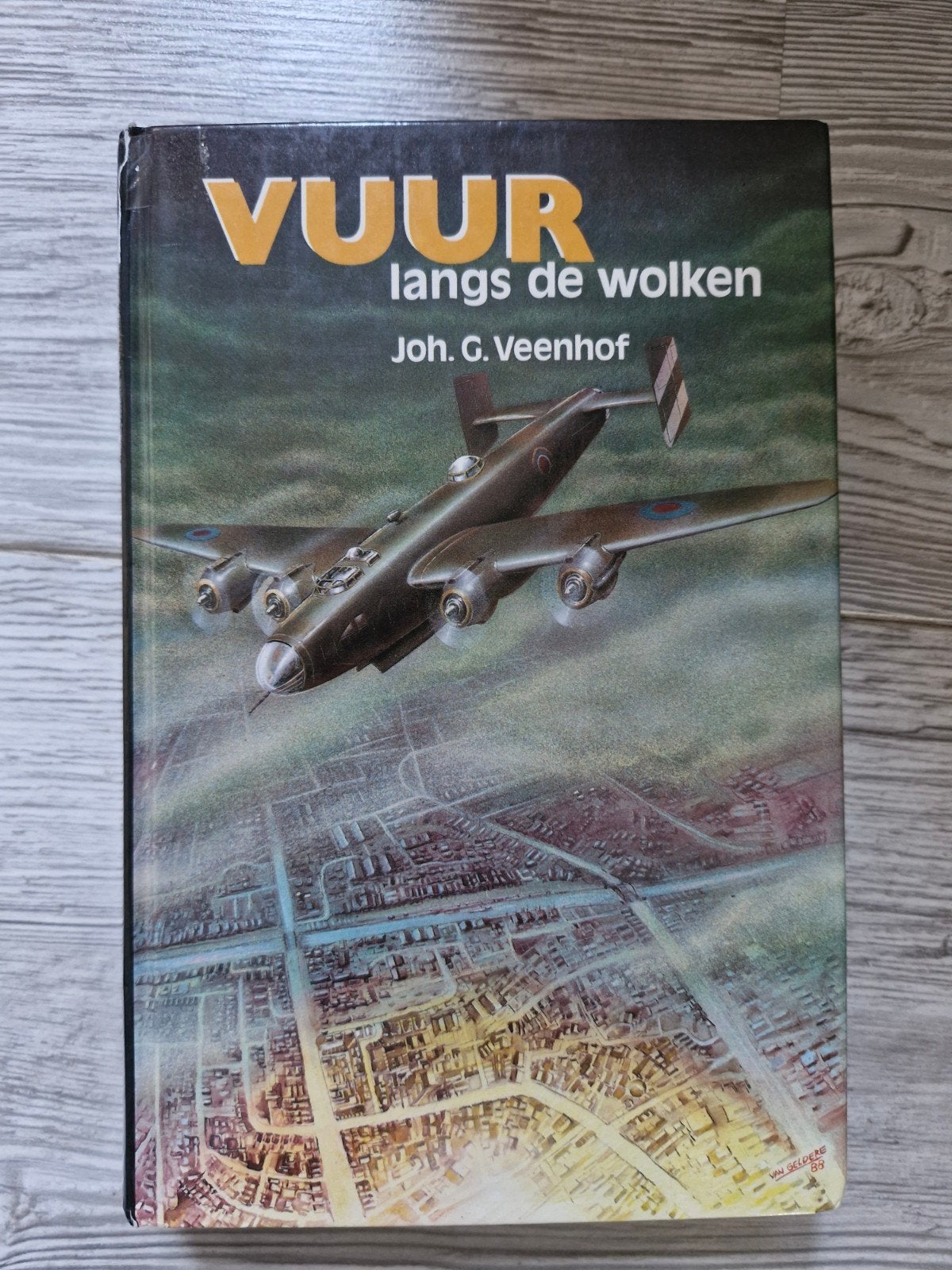 Vuur langs de wolken - Joh. G. Veenhof (Oorlogsroman), Tweede Wereldoorlog, Ophalen of Verzenden, Zo goed als nieuw, Joh. G. Veenhof