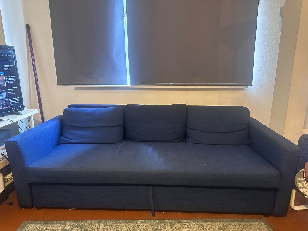 Foto 2 van GRATIS IKEA FRIHETEN 3-zits slaapbank in blauw.