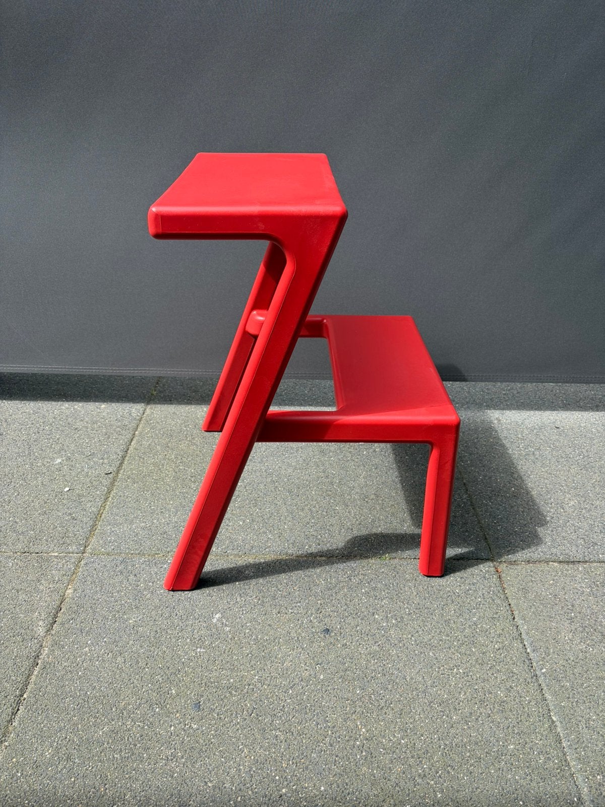 Ikea Masterby krukje. Rood., Huis en Inrichting, Krukjes, Ophalen of Verzenden, Zo goed als nieuw, Kunststof