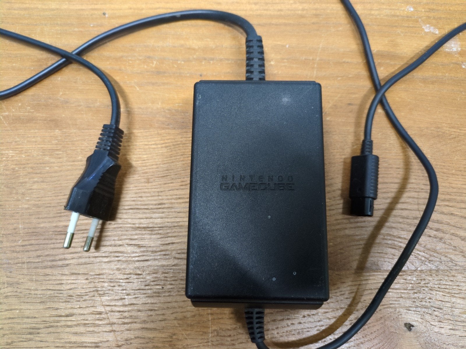 Nintendo GameCube Voeding - Originele Adapter DOL-002(EUR), Ophalen of Verzenden, Gebruikt, Gamecube, Oplader of Kabel