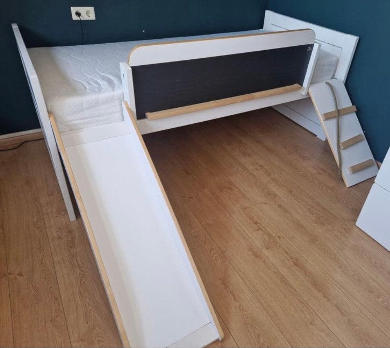 Lifetime Kinderbed met glijbaan en klimbord, Ophalen, 85 tot 100 cm, Zo goed als nieuw, Hoogslaper of Stapelbed