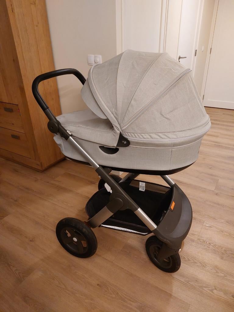 Stokke kinderwagen met luchtbanden en vliegennet, Kinderen en Baby's, Kinderwagens en Combinaties, Gebruikt, Luchtbanden, Ophalen
