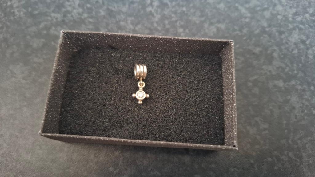 Pandora bedel zilver met hangertje en steentje, Gebruikt, Pandora, Ophalen of Verzenden, 1 bedel