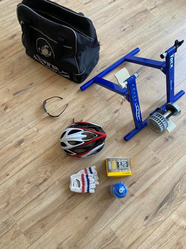 Wielren Artikelen - Helm, Snelheidsmeter, handschoenen, etc, Ophalen, Zo goed als nieuw, Overige typen