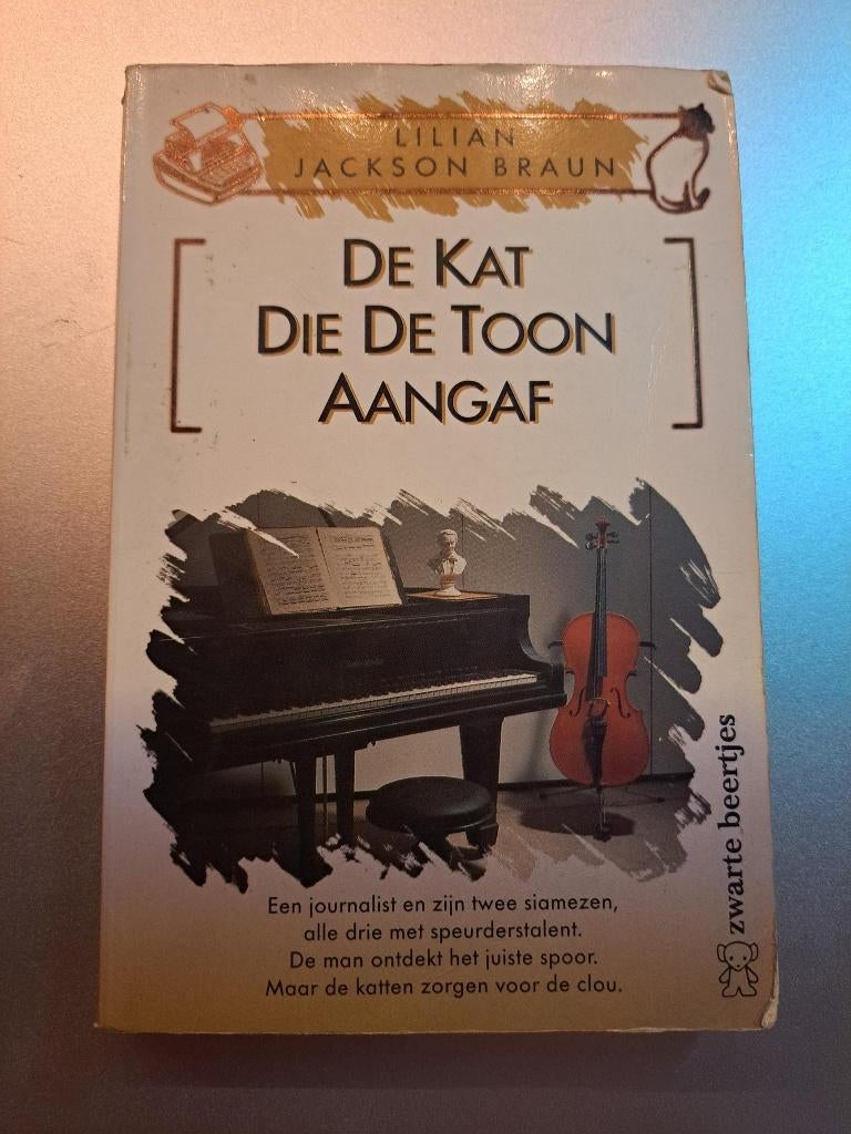 De kat die de toon aangaf - Lilian Jackson Braun, Ophalen of Verzenden, Zo goed als nieuw