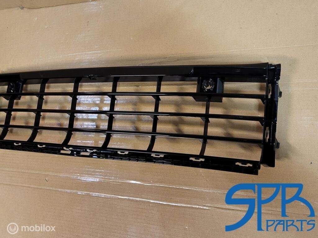 BUMPERROOSTER MIDDEN GOLF 8 R GRILLE 20-24 BUMPERGRILL ONDER, Gebruikt, VOLKSWAGEN, Volkswagen, Ophalen of Verzenden