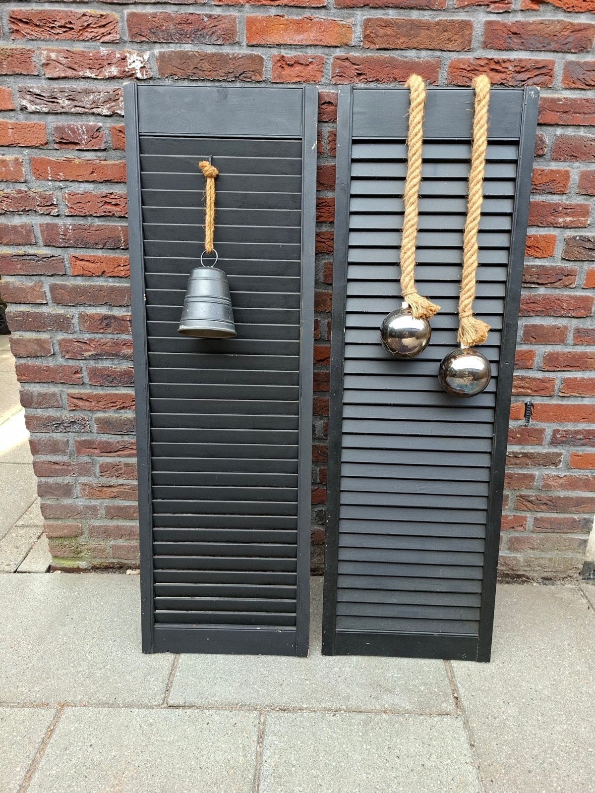 2 luikjes, Ophalen