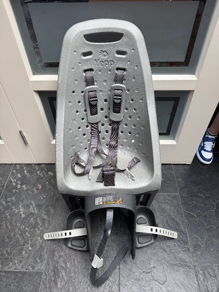 Yepp Maxi Easyfit fietsstoeltje achter + Easyfit drager, Fietsen en Brommers, Fietsaccessoires | Fietsstoeltjes, Ophalen, Achterzitje