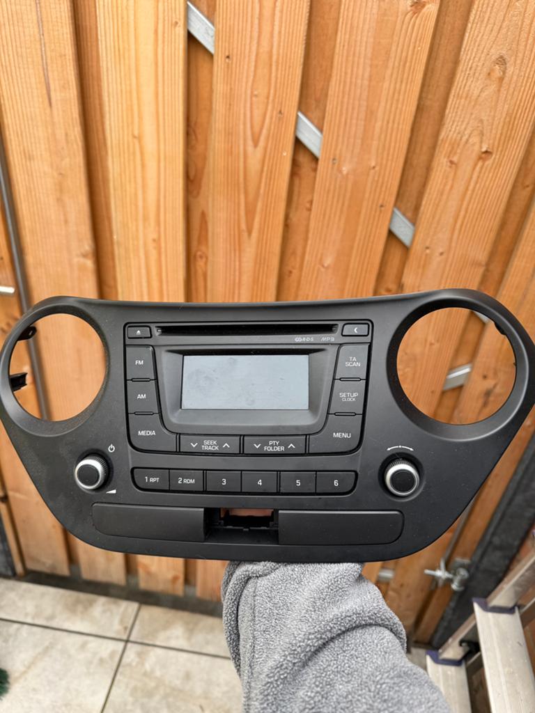 Hyundai i10/i20 originele radio CD MP3 complete unit, Ophalen of Verzenden