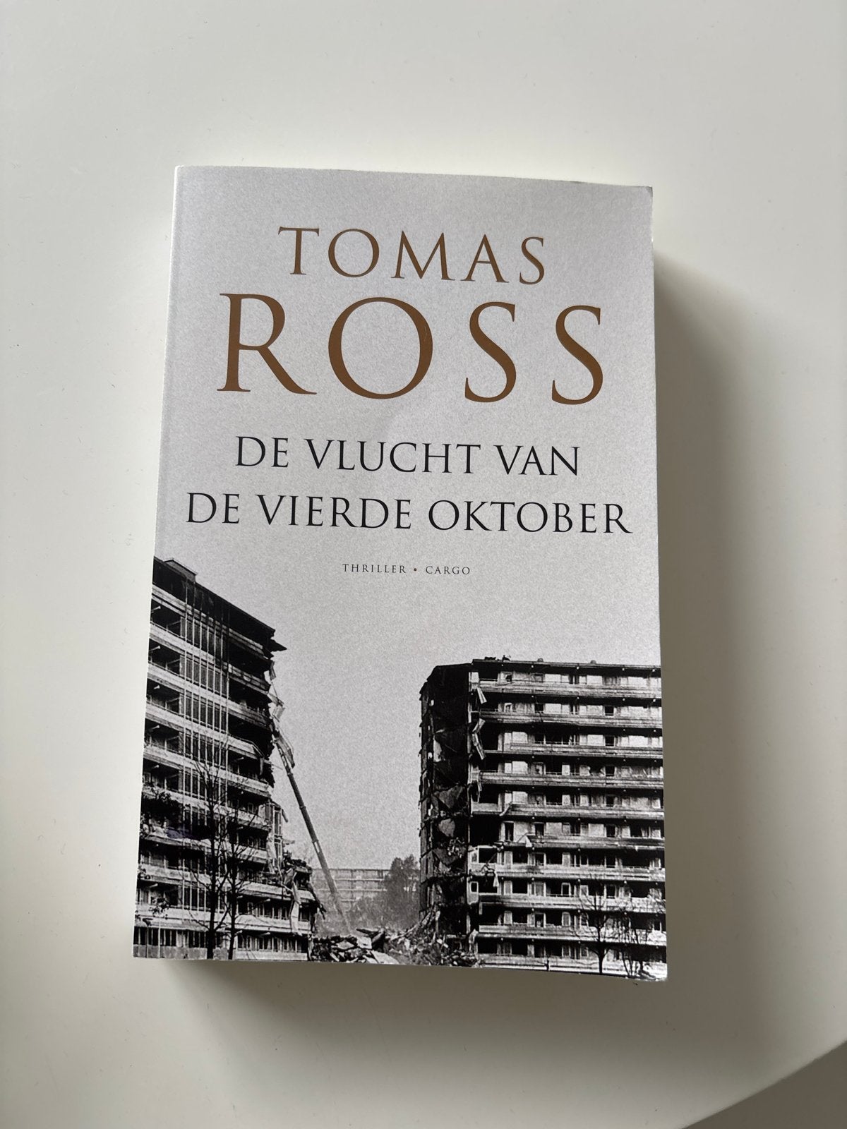 De vlucht van de vierde oktober - Tomas Ross, Ophalen, Gelezen, Nederland