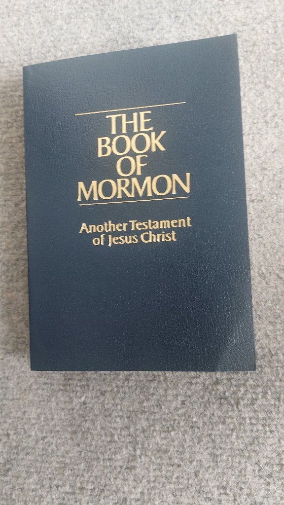 The book of MORMON, another testament of Jesus Christ, Boeken, Ophalen of Verzenden, Zo goed als nieuw, Christendom | Katholiek