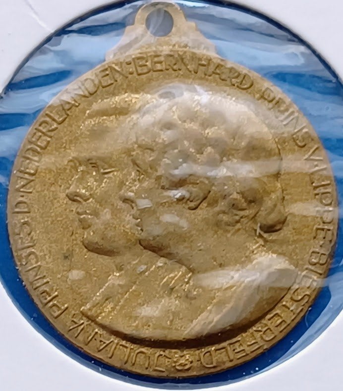 Draagpenning Huwelijk Prinses Juliana en Bernhard - 1937, Verzenden, Overige materialen, Nederland