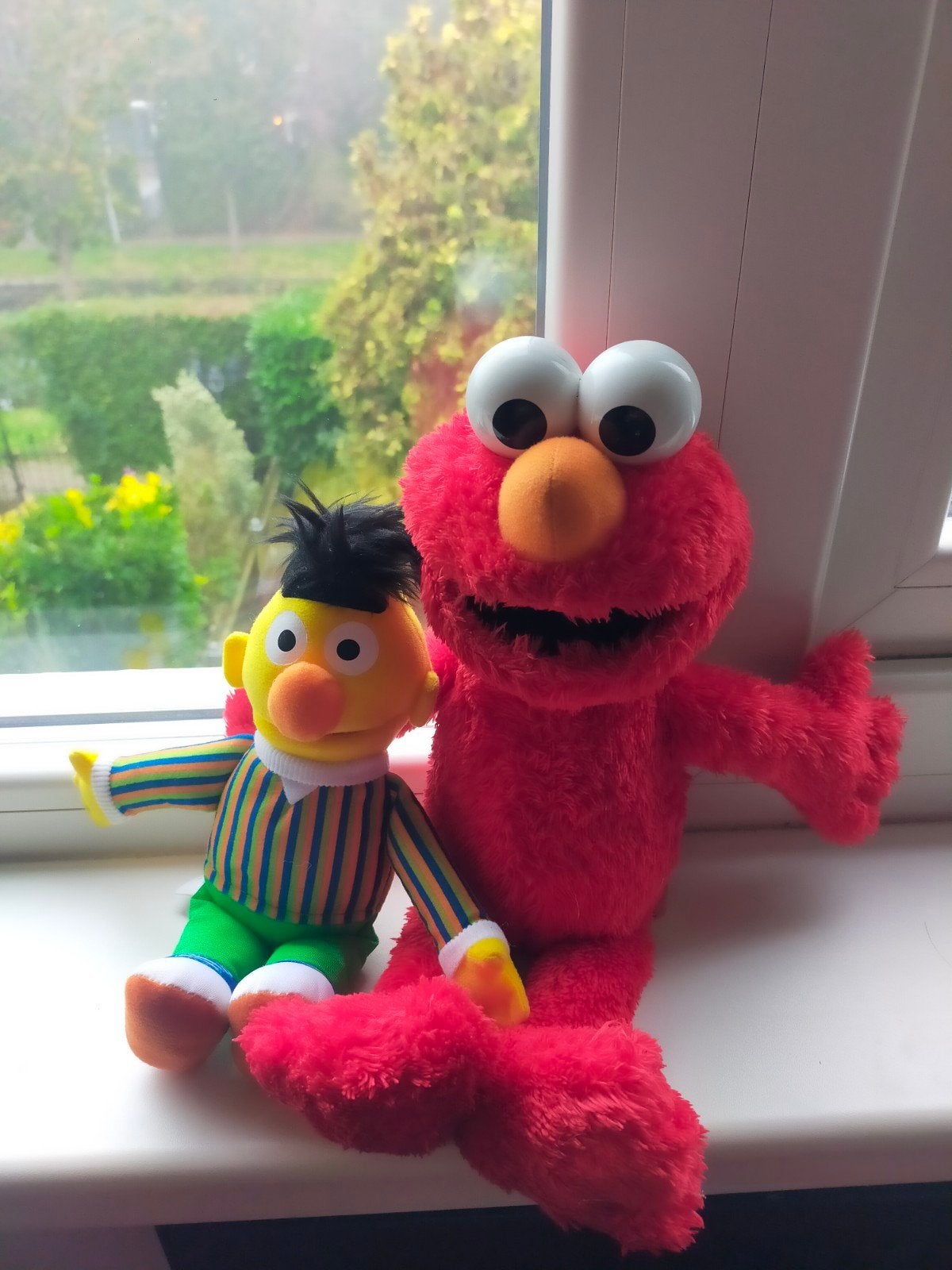 Bert en Elmo sprekende knuffels Sesamstraat Hasbro, Kinderen en Baby's, Ophalen, Gebruikt, Overige merken, Met geluid