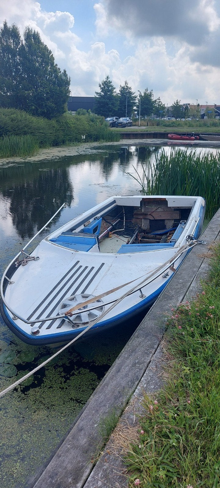 Speedboot opknapper, Ophalen