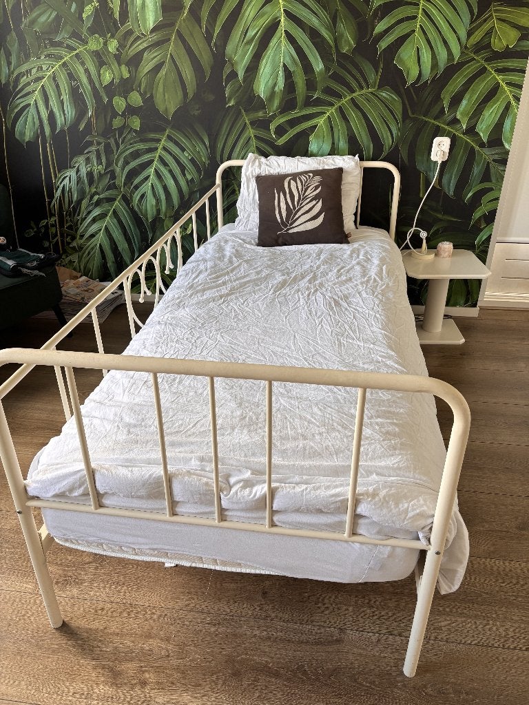 Stevig ijzeren 1 persoons bed wit incl. lattenbodem, Ophalen, Gebruikt, 90 cm, Eenpersoons