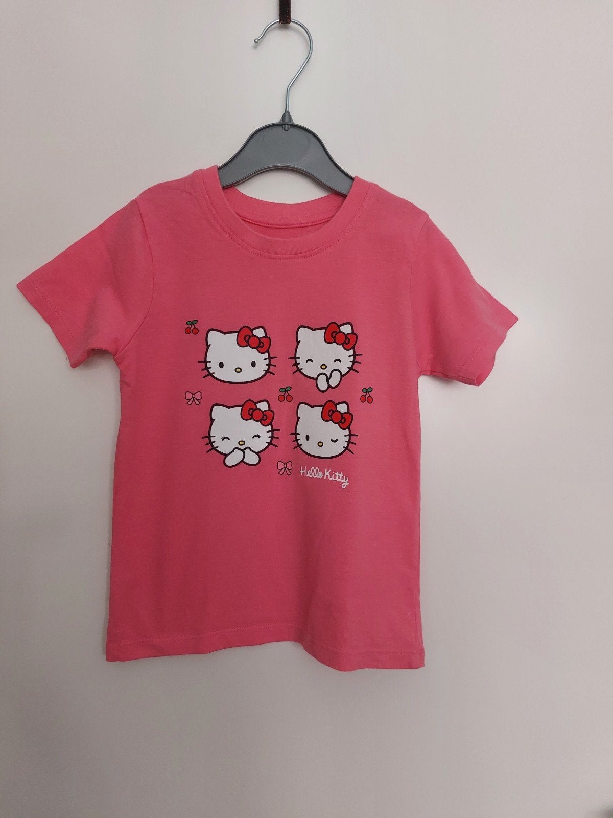 Roze t-shirt van Hello Kitty maat 98 z.g.a.n., Kinderen en Baby's, Kinderkleding | Maat 98, Ophalen of Verzenden, Zo goed als nieuw