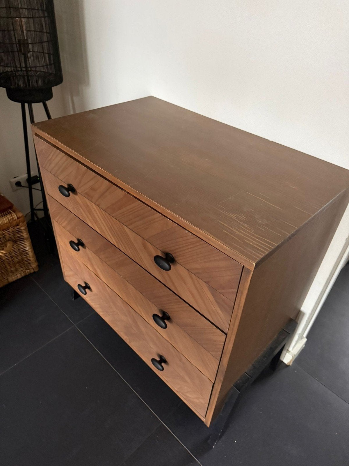 Bruine ladekast met zwarte poten - 90x55x93 cm, Ophalen, Gebruikt, 50 tot 100 cm, Minder dan 100 cm