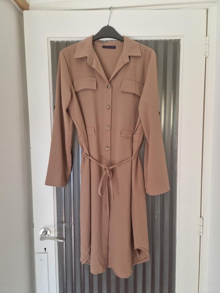 Beige jurk Triple nine - S/M, Beige, Triple nine, Ophalen of Verzenden, Zo goed als nieuw