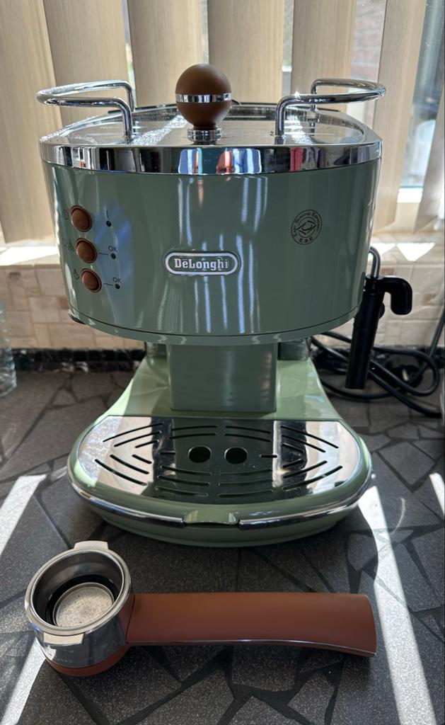 Zo goed als nieuwe De'Longhi Vintage espressomachine, Espresso apparaat, Gemalen koffie, Zo goed als nieuw, 2 tot 4 kopjes
