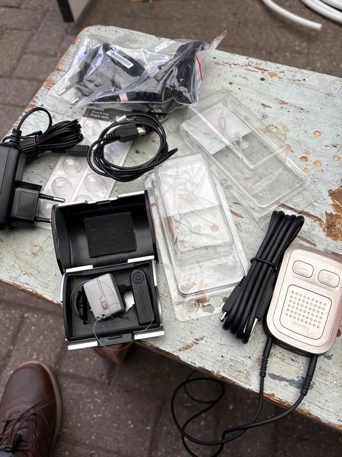 Phonak ComPilot II en Cochlear Baha 5 Accessoires Set, Ophalen of Verzenden, Gebruikt, Overige typen, Overige merken