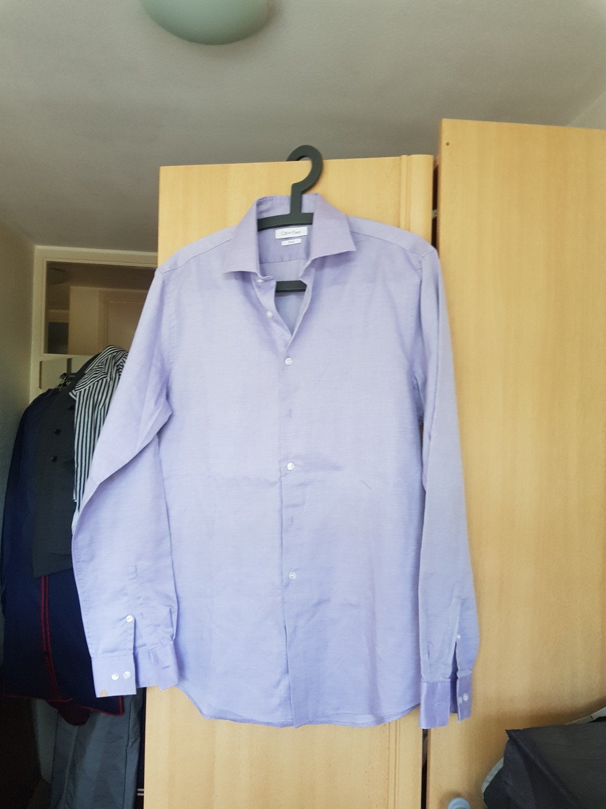 Calvin klein, Paars, Ophalen of Verzenden, Zo goed als nieuw, Halswijdte 41/42 (L)