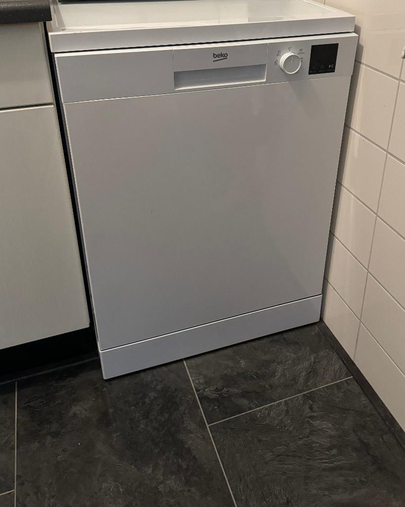 Beko vaatwasser, Witgoed en Apparatuur, Vaatwasmachines, Ophalen, Zo goed als nieuw, 85 tot 90 cm