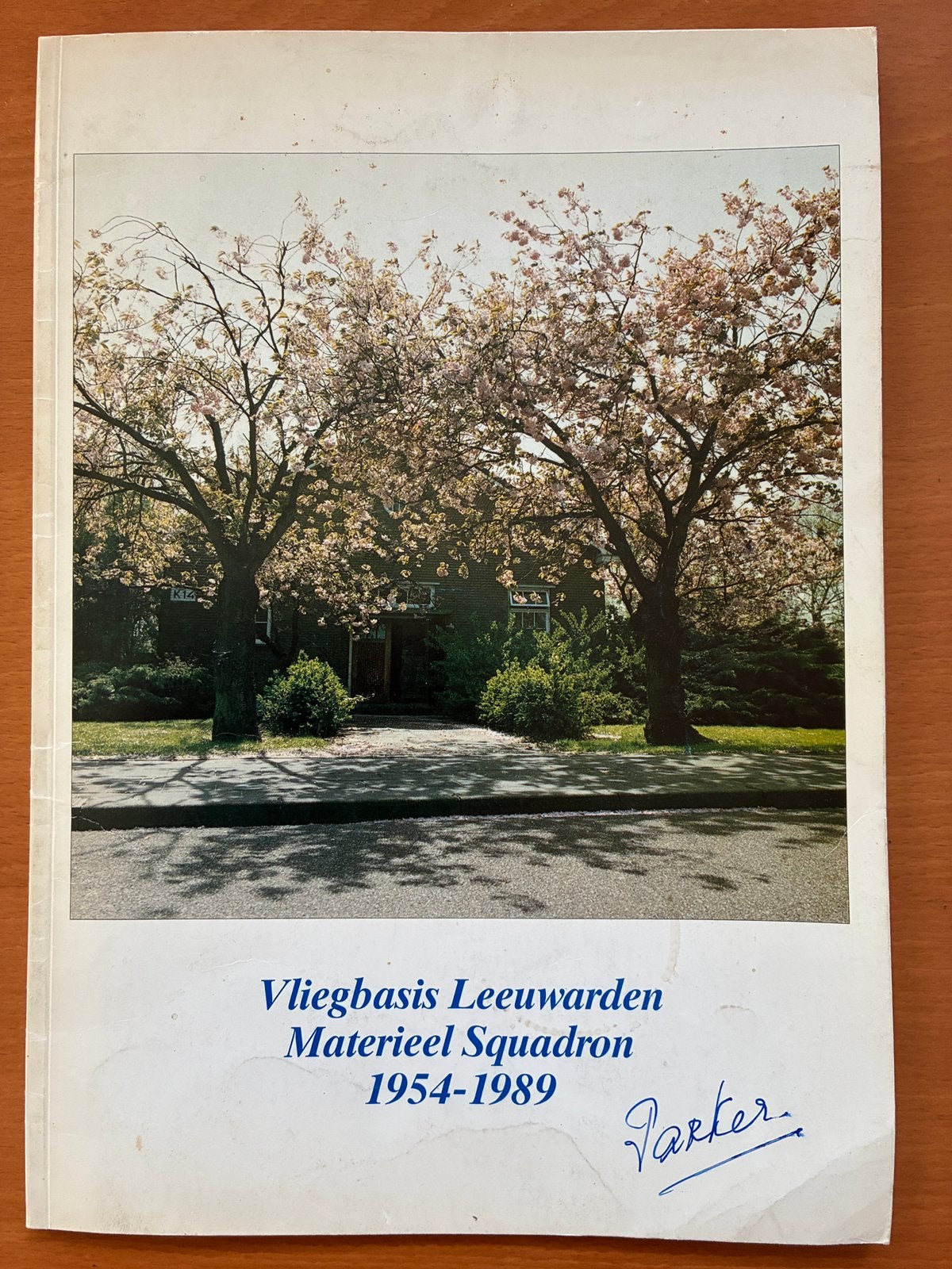Boekje over vlb Leeuwarden, Materieel Squadr 1954-1989, Ophalen, Zo goed als nieuw, Boek of Tijdschrift
