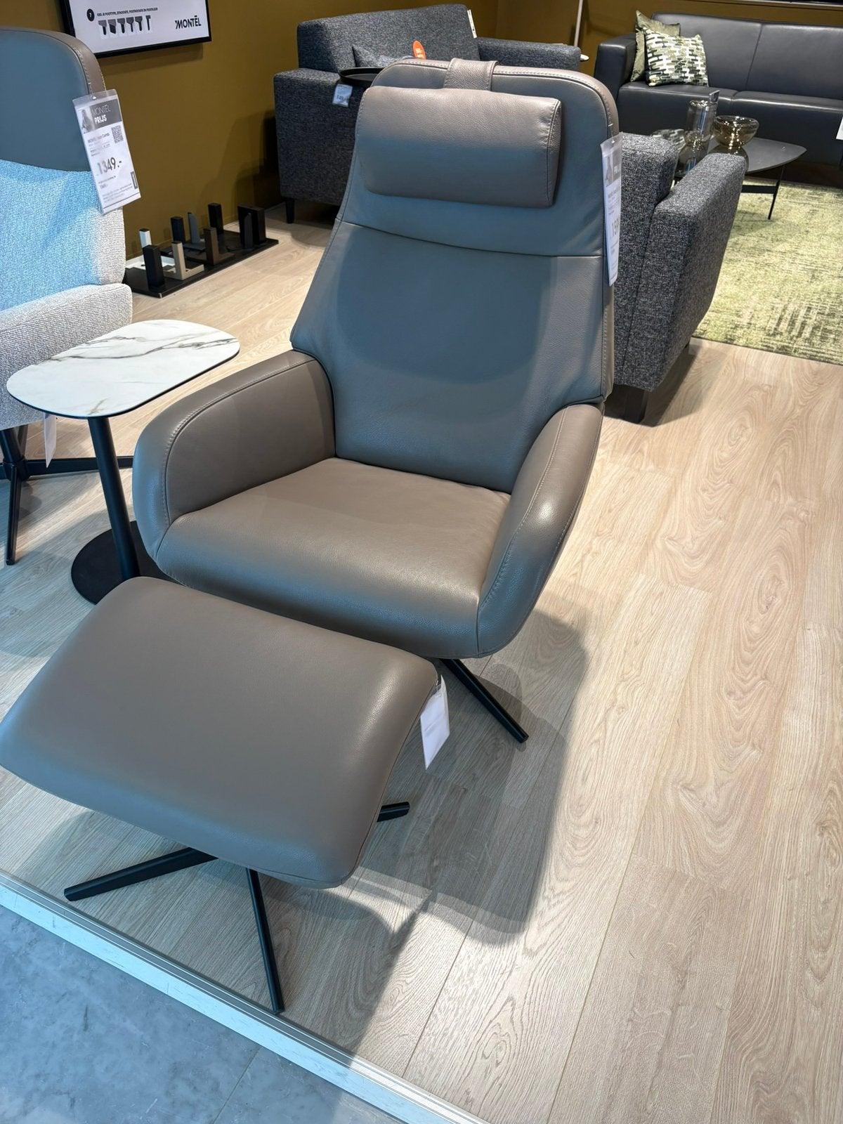 Vision fauteuil + voetenbank, Huis en Inrichting, Fauteuils, Ophalen, Zo goed als nieuw, 50 tot 75 cm, Leer