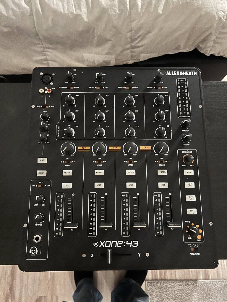 Allen & Heath Xone 43, Ophalen of Verzenden, Zo goed als nieuw, Minder dan 5 kanalen, Microfooningang