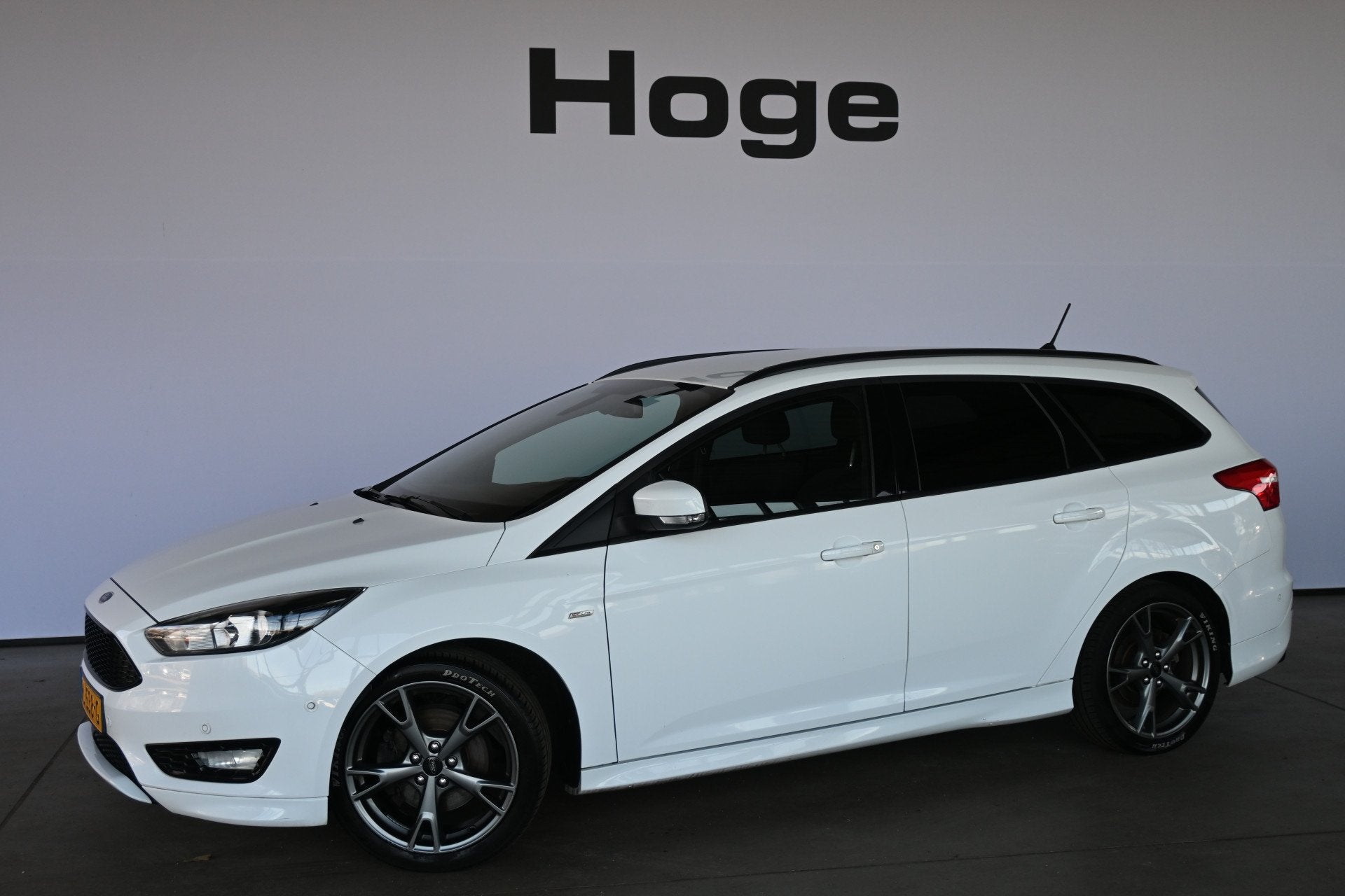 Ford FOCUS Wagon 1.5 ST-Line Clima Navigatie Cruise Control, Auto's, Stof, 4 cilinders, Wit, Origineel Nederlands