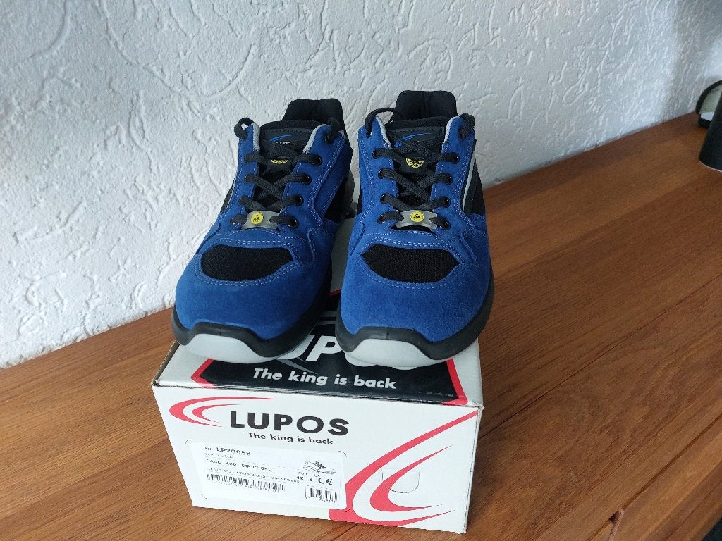 Maat 42 Werkschoenen veiligheidsschoenen sportief model, Ophalen of Verzenden, Nieuw