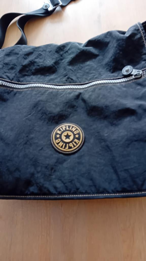 Kipling schoudertas / computer tas zwart, Sieraden, Tassen en Uiterlijk, Tassen | Schoudertassen, Ophalen of Verzenden, Zo goed als nieuw