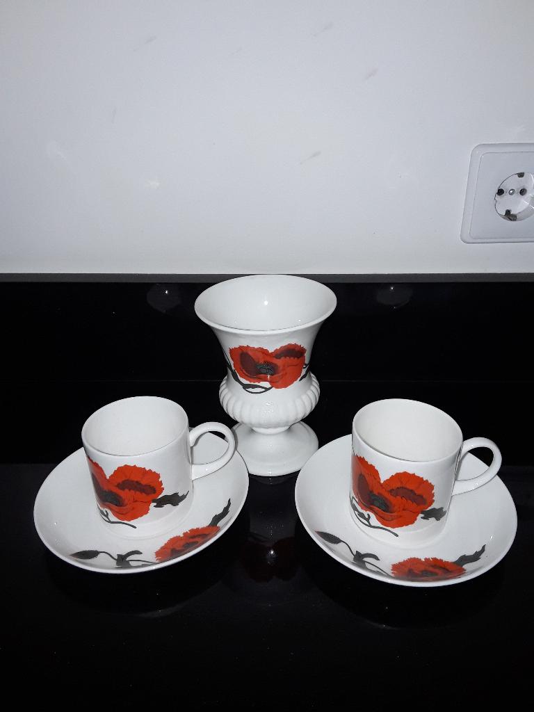 Wedgwood Susie Cooper Poppy setje, Verzenden, Zo goed als nieuw, Porselein, Kop en/of schotel