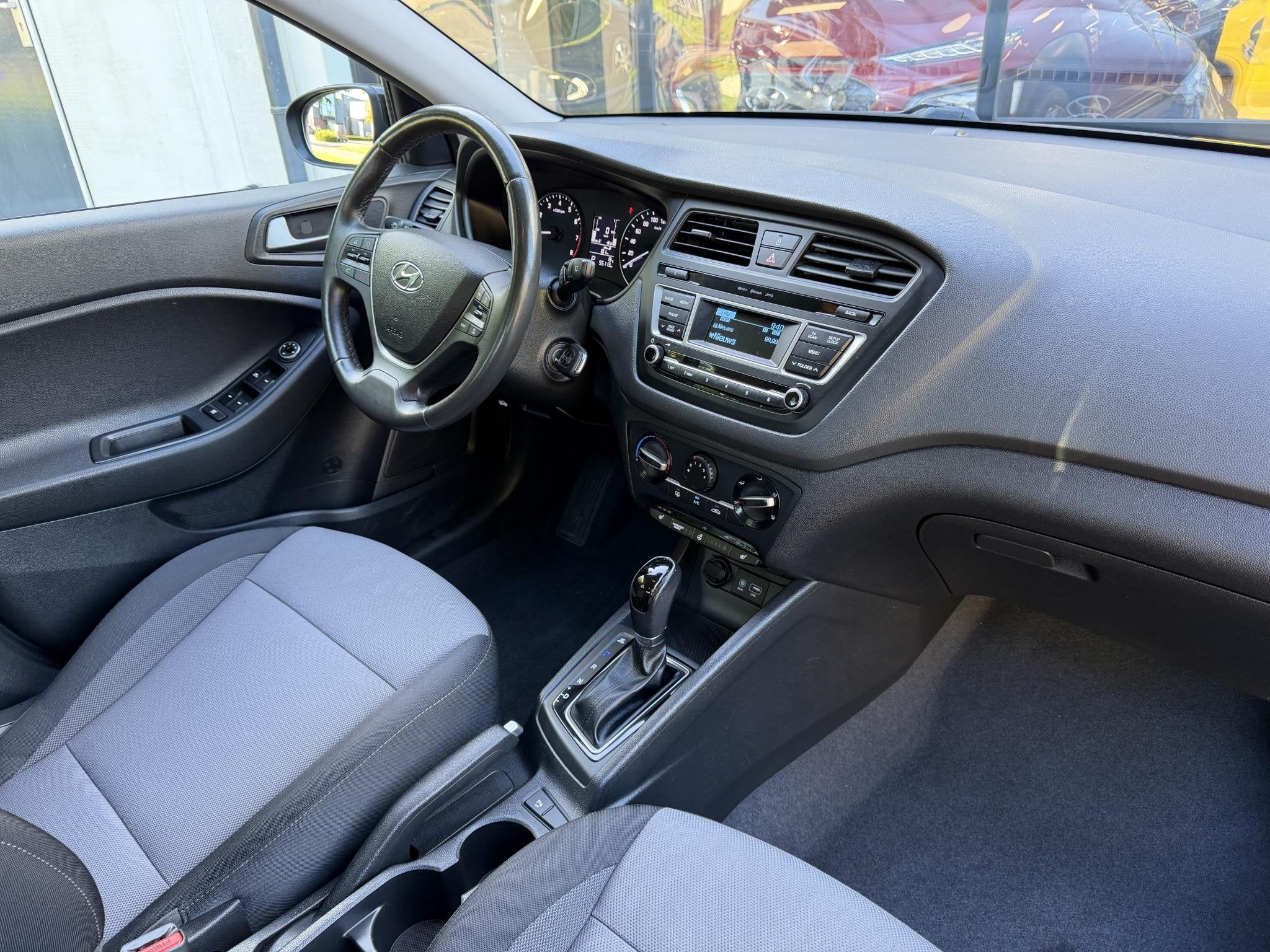 Hyundai i20 1.4 Automaat | 55.119 KM | Stoel-/Stuurverwarmin, Auto's, Euro 5, Gebruikt, 1398 cc, 4 cilinders