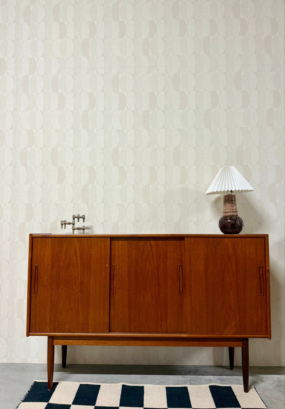 Vintage Deense wandkast teak dressoir jaren 60 sideboard, 150 tot 200 cm, Met lade(s), Zo goed als nieuw, 25 tot 50 cm